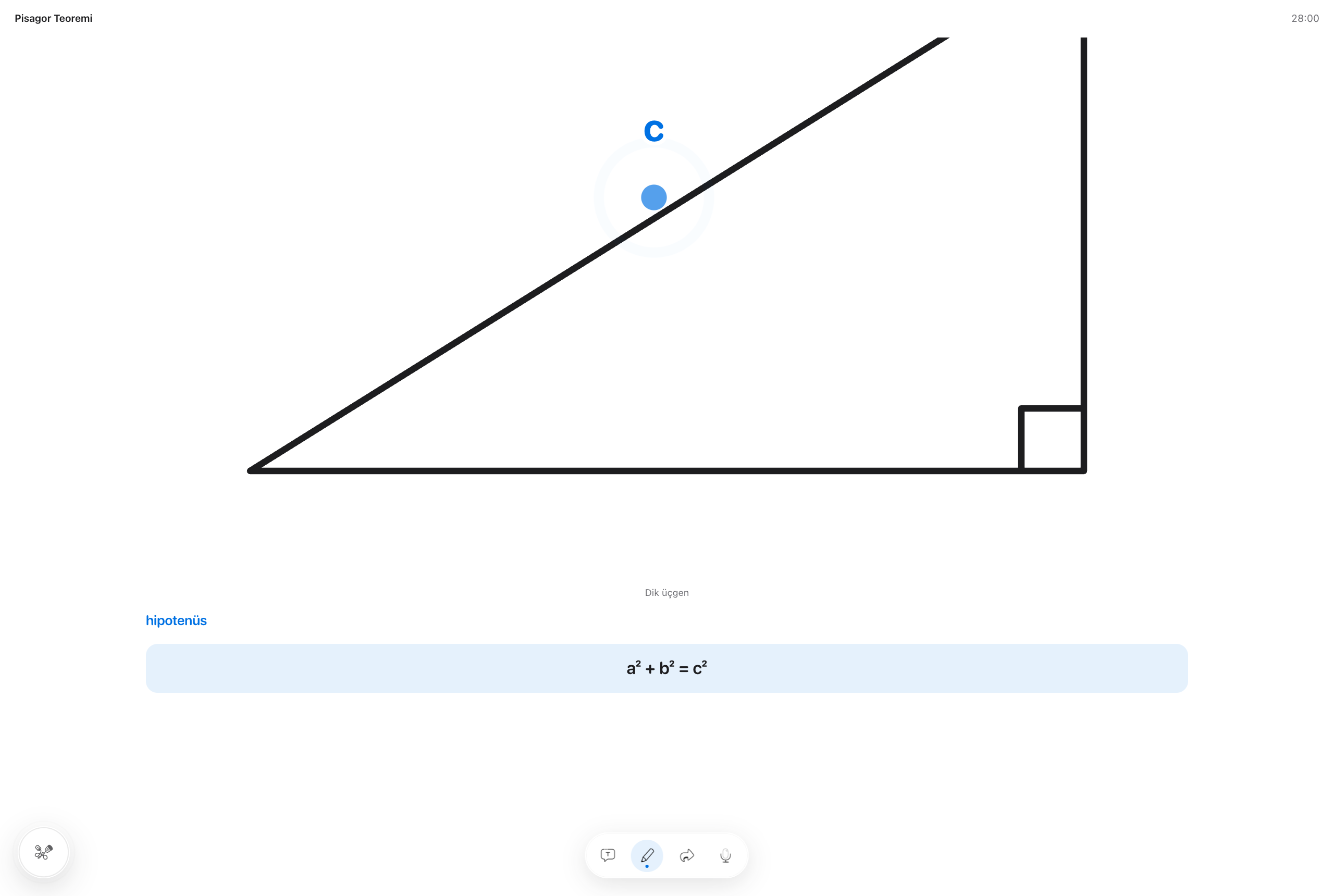 Mid-lesson: a right triangle the teacher drew, its right angle marked, the word hipotenüs and the formula underneath